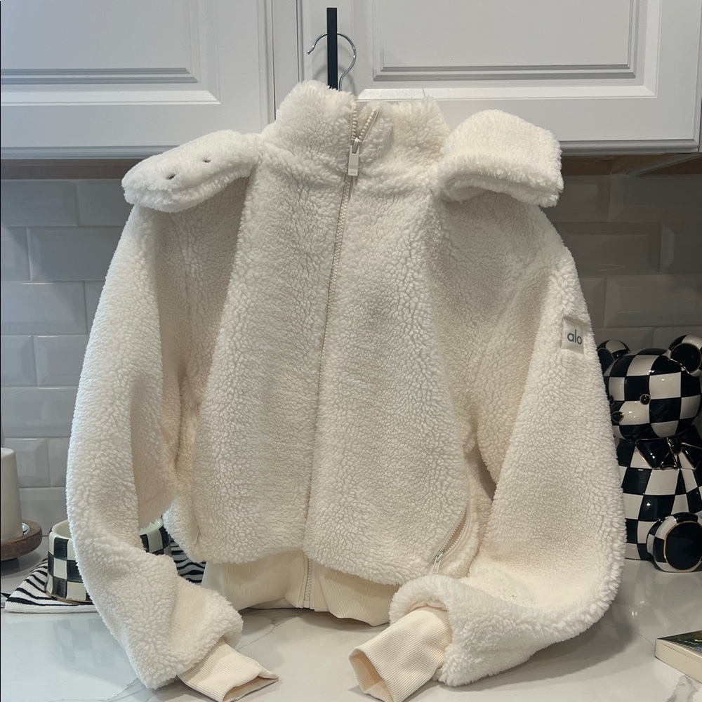 ALO Yoga Cream Fleece Jacket